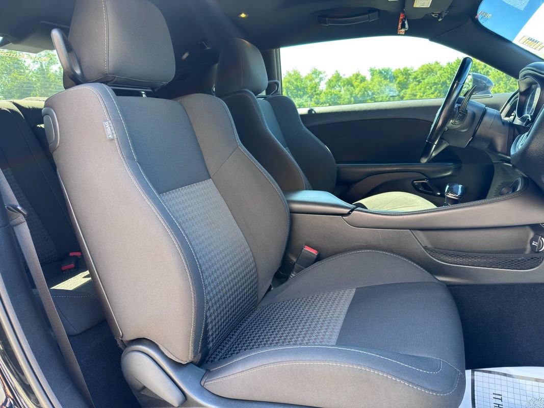 Used 2019 Dodge Challenger R/T RWD image 31