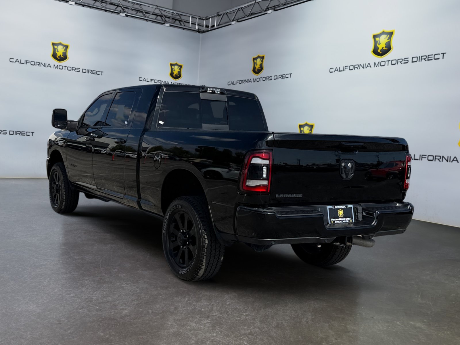 Used 2024 RAM 2500 Laramie w/ Night Edition AWD/4WD image 3