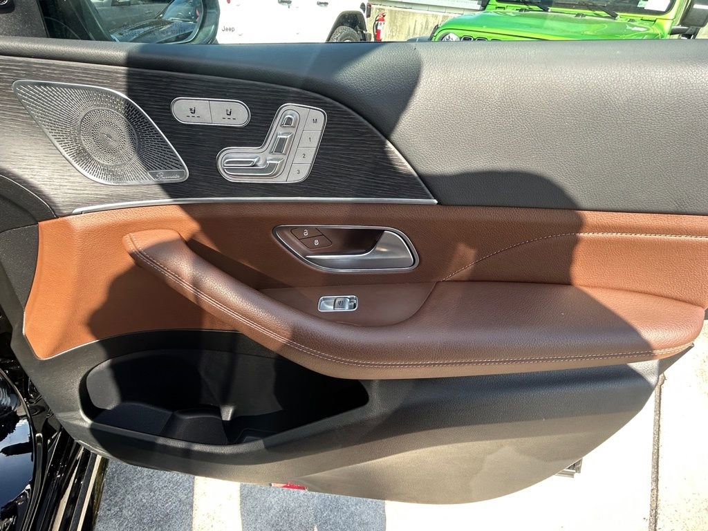 Used 2024 Mercedes-Benz GLS 450 4MATIC w/ AMG Line Exterior image 30