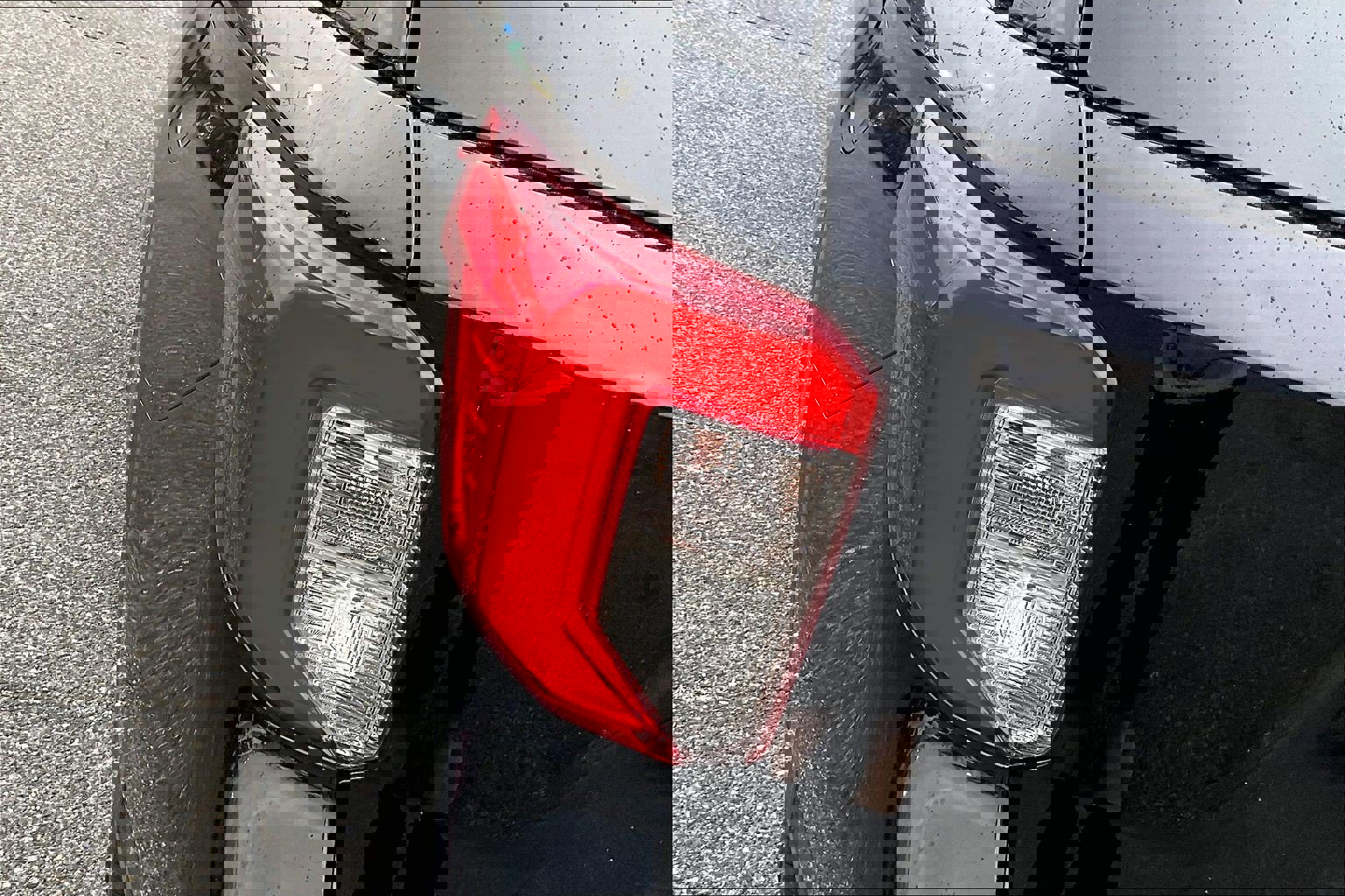 Used 2024 Ford Explorer XLT image 31