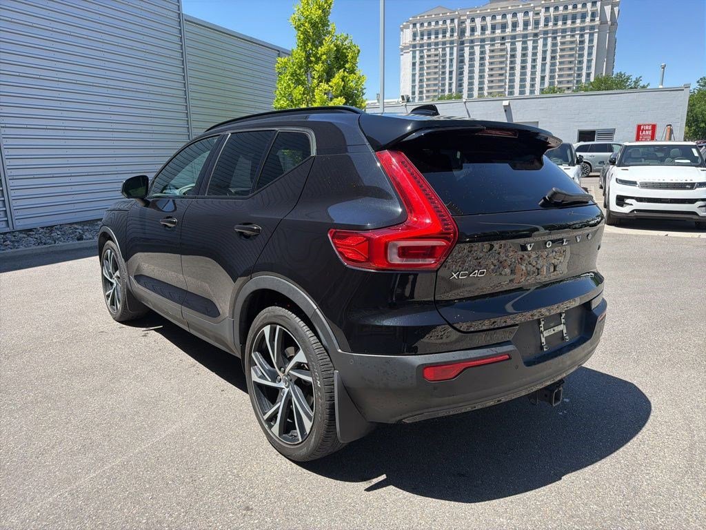 Used 2021 Volvo XC40 T5 R-Design w/ Advanced Package AWD/4WD image 8