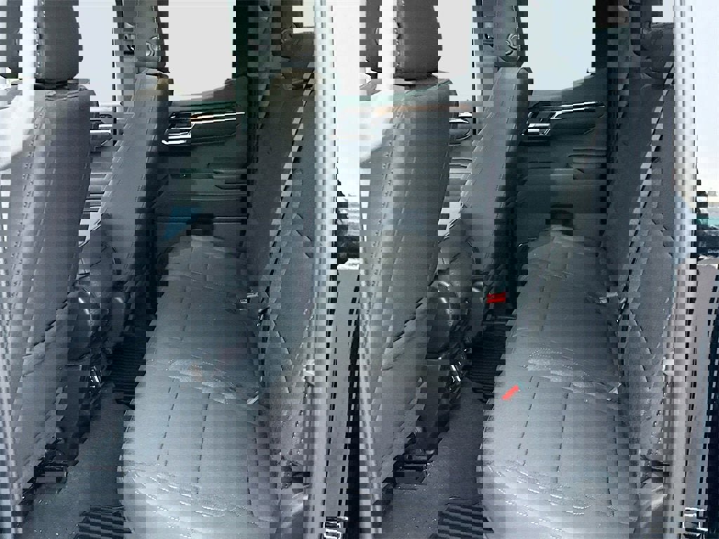 Used 2025 GMC Sierra 1500 SLE image 5