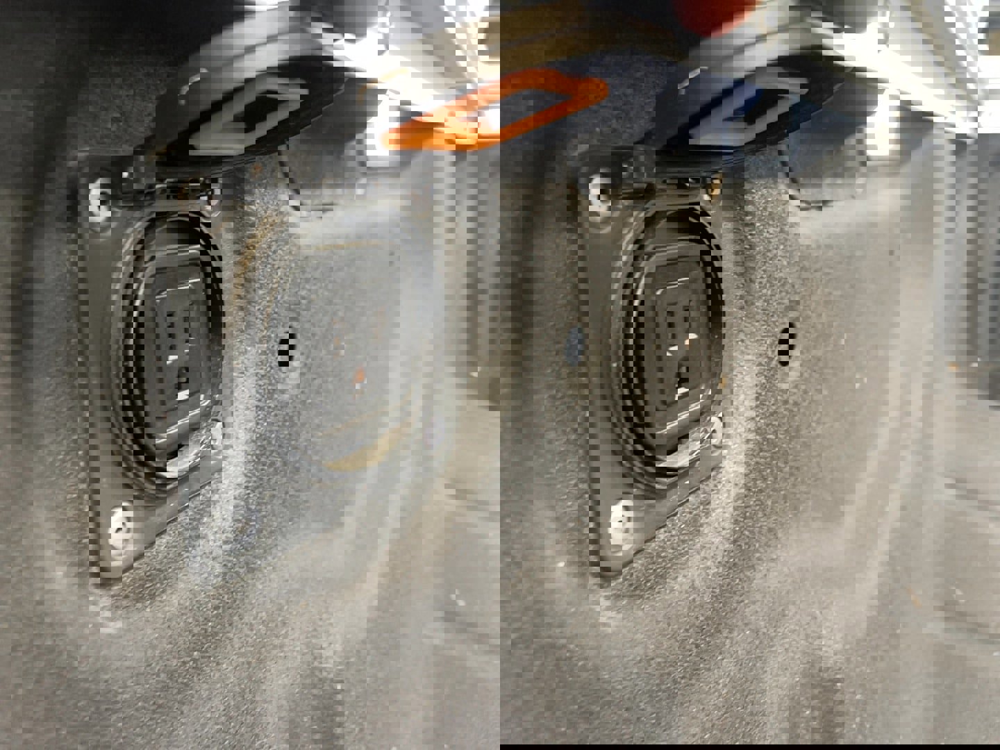 Used 2019 Nissan Titan SV w/ SV Convenience Package image 24