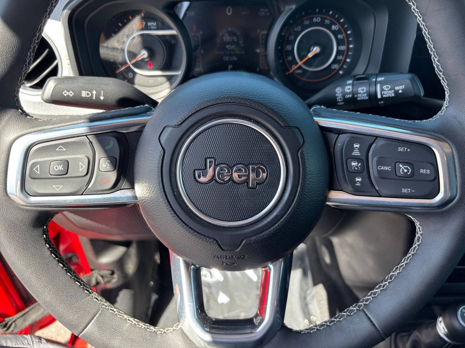 Used 2025 Jeep Wrangler Unlimited Sahara AWD/4WD image 28