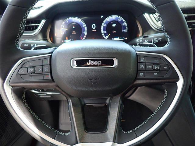 New 2025 Jeep Grand Cherokee L Limited w/ Black Appearance Package image 15