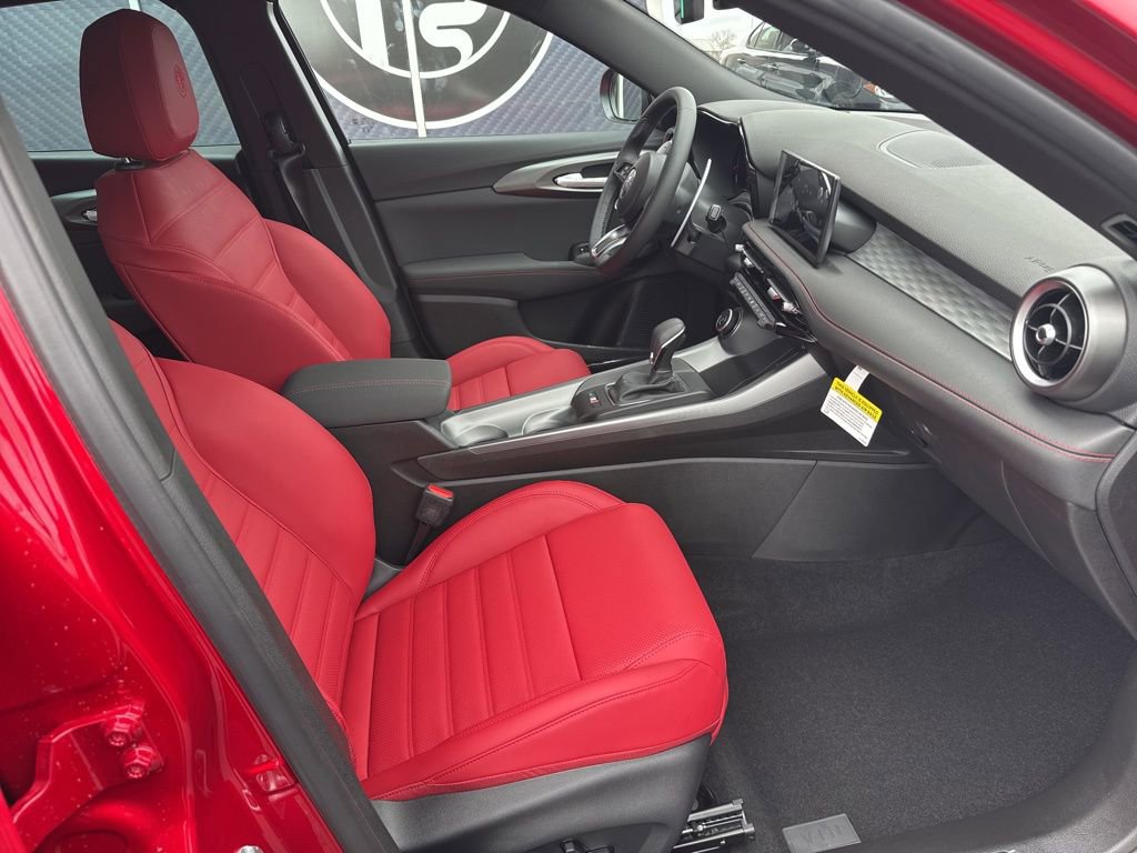 New 2026 Alfa Romeo Tonale Veloce w/ Quick Order Package 23H Volce image 23