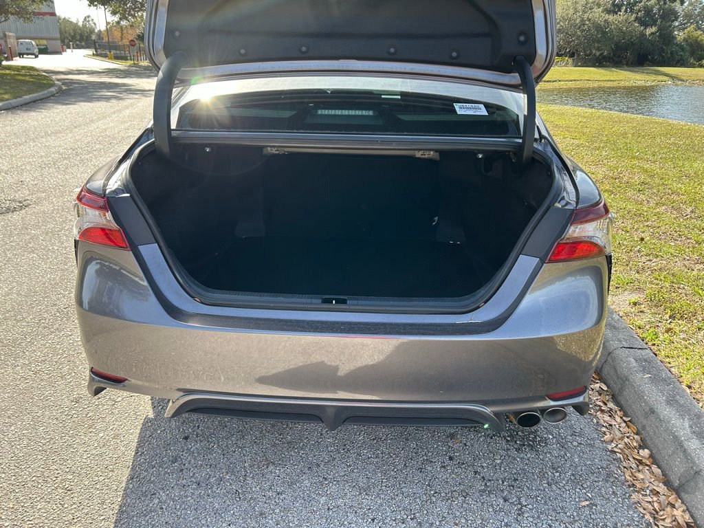 Used 2024 Toyota Camry SE image 10