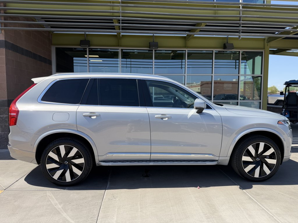 Used 2024 Volvo XC90 T8 Plus w/ Protection Package Premier AWD/4WD image 9