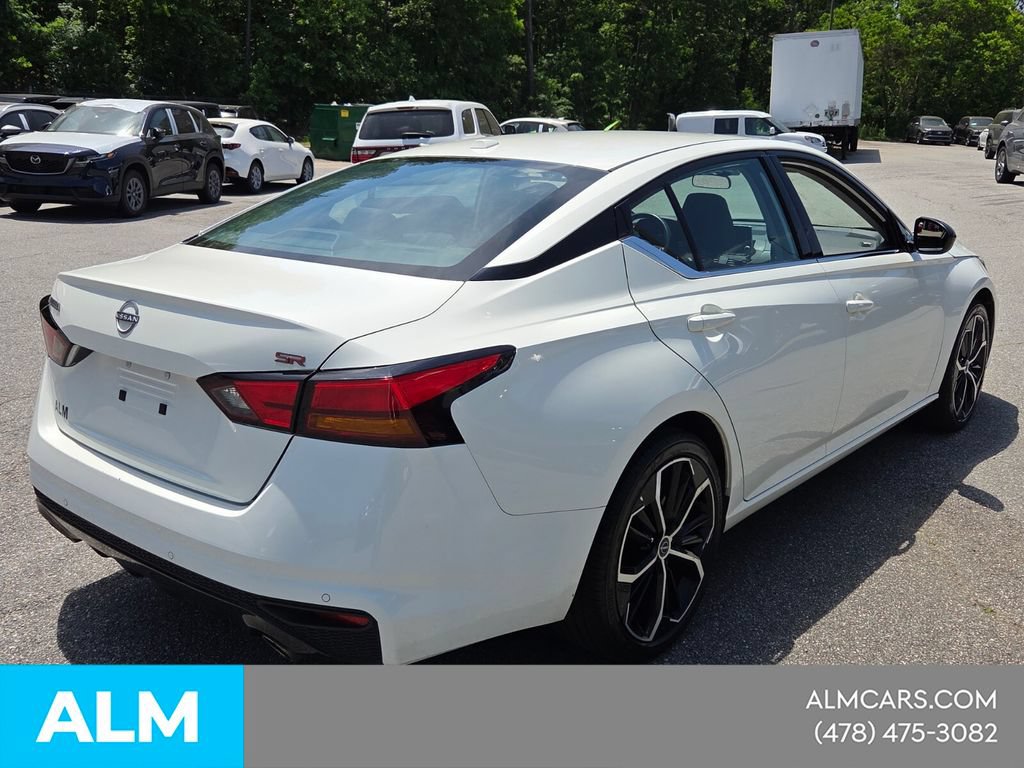 Used 2025 Nissan Altima 2.5 SR FWD image 13