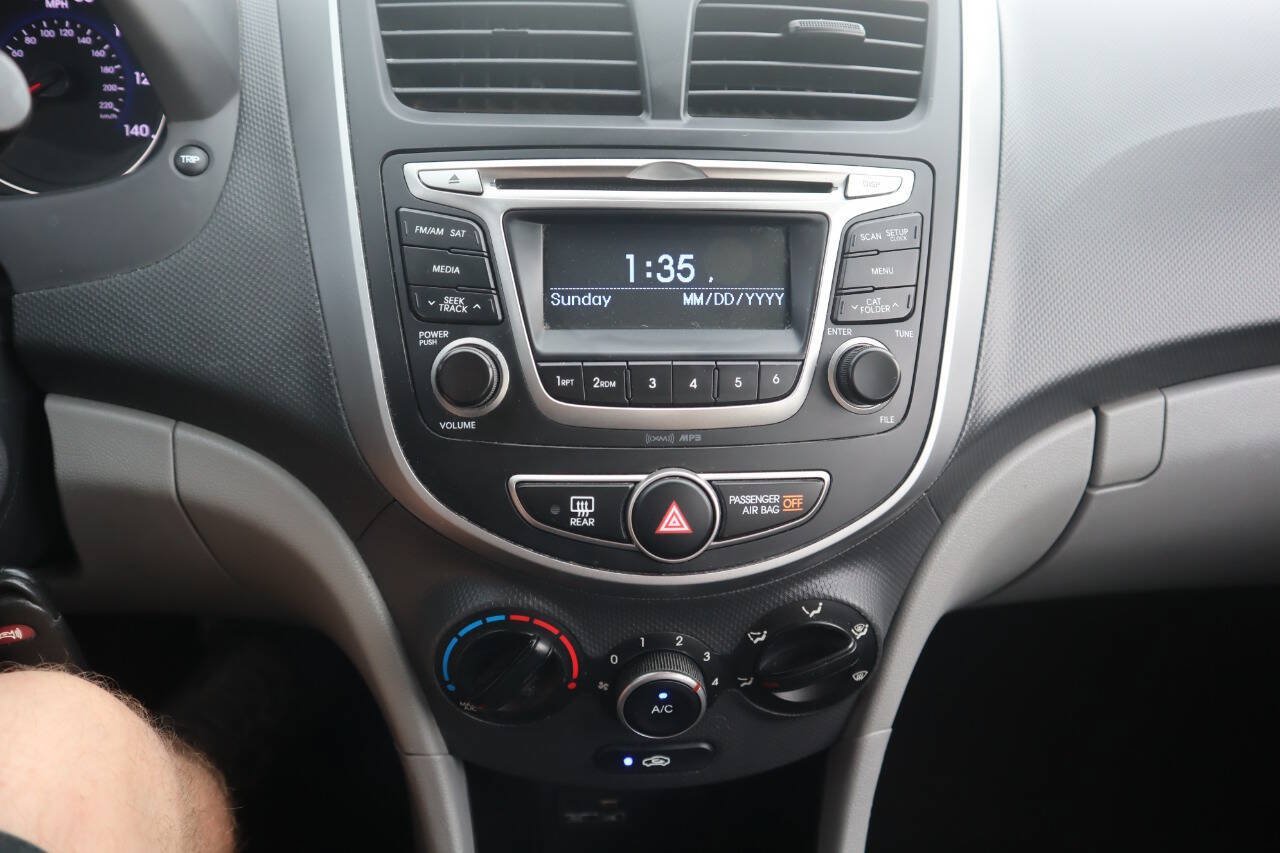 Used 2017 Hyundai Accent SE FWD image 29