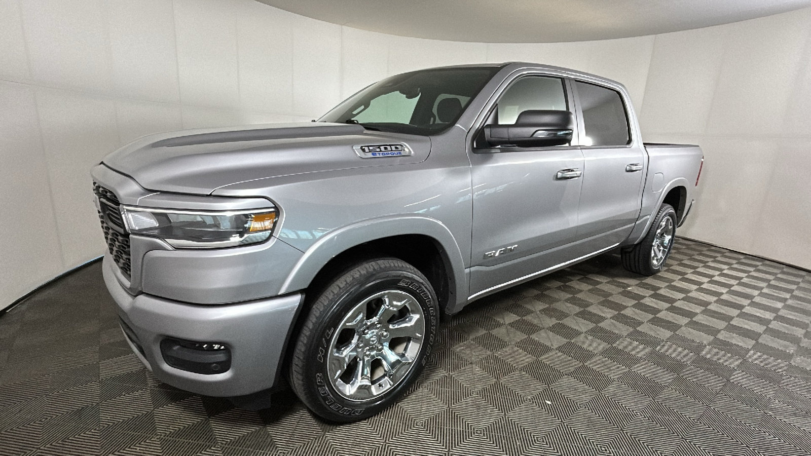 Used 2025 RAM 1500 4x4 Crew Cab image 8