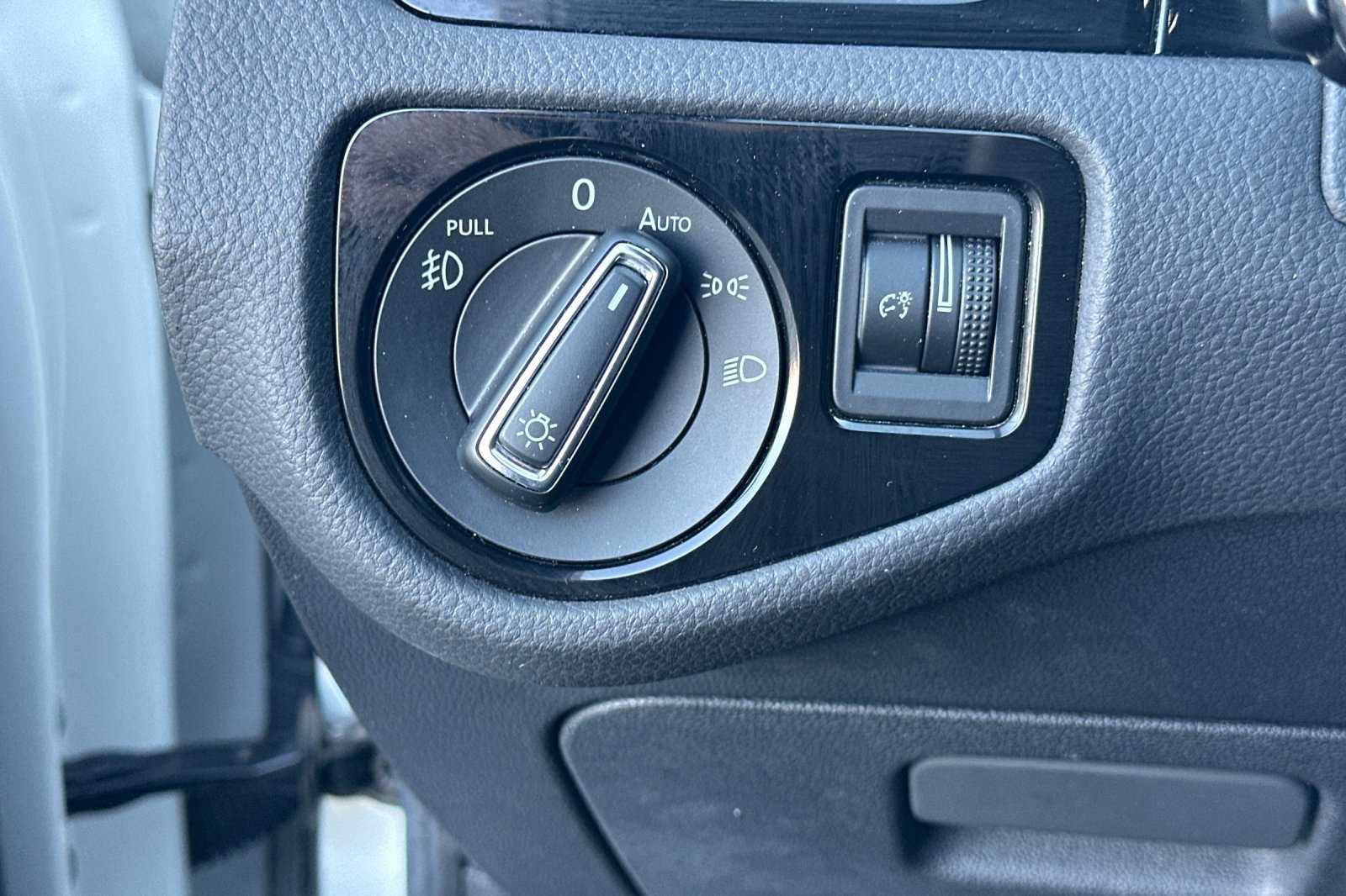 Used 2018 Volkswagen GTI Autobahn image 35