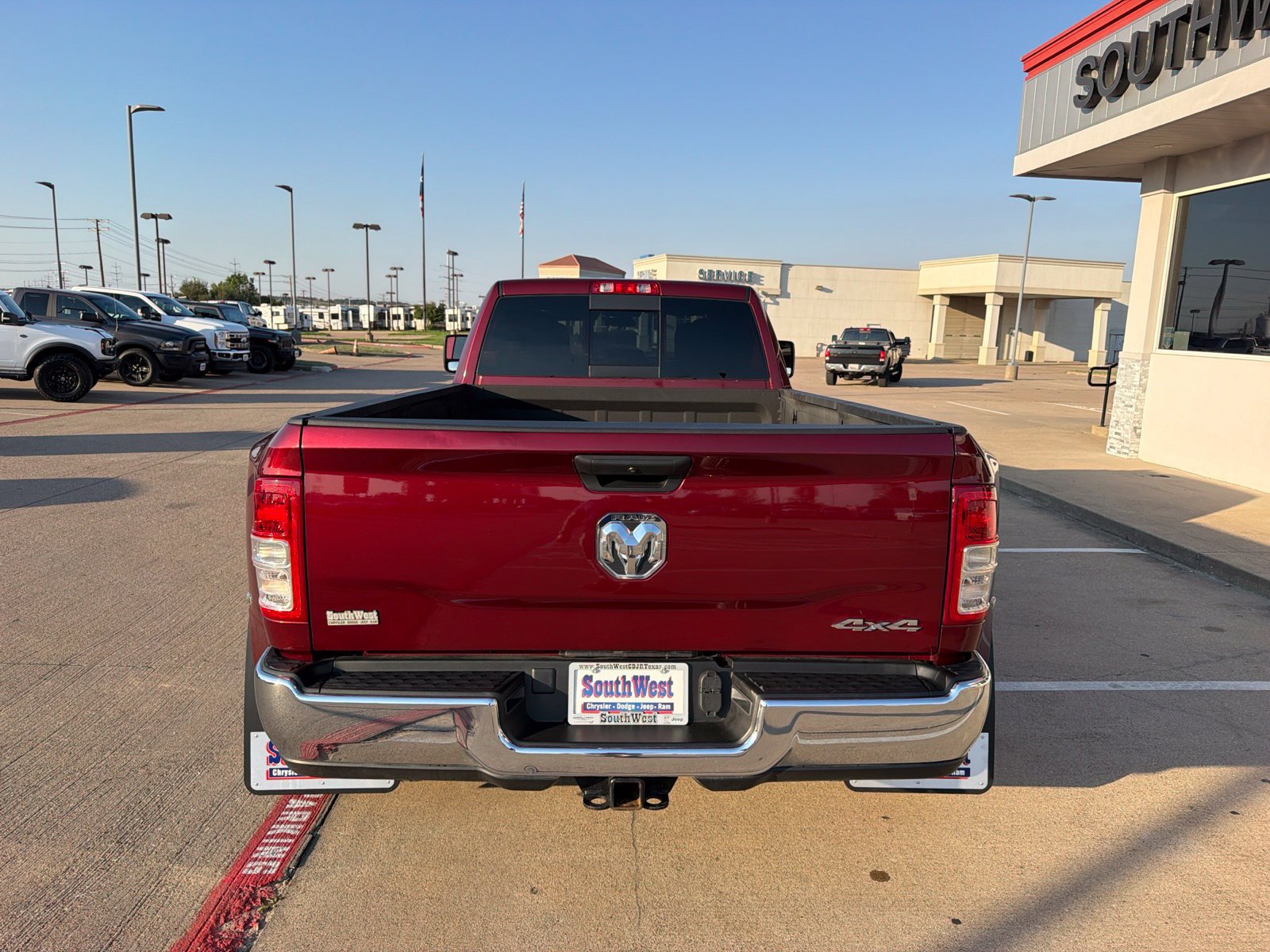 Used 2024 RAM 3500 Tradesman w/ Chrome Appearance Group AWD/4WD image 6