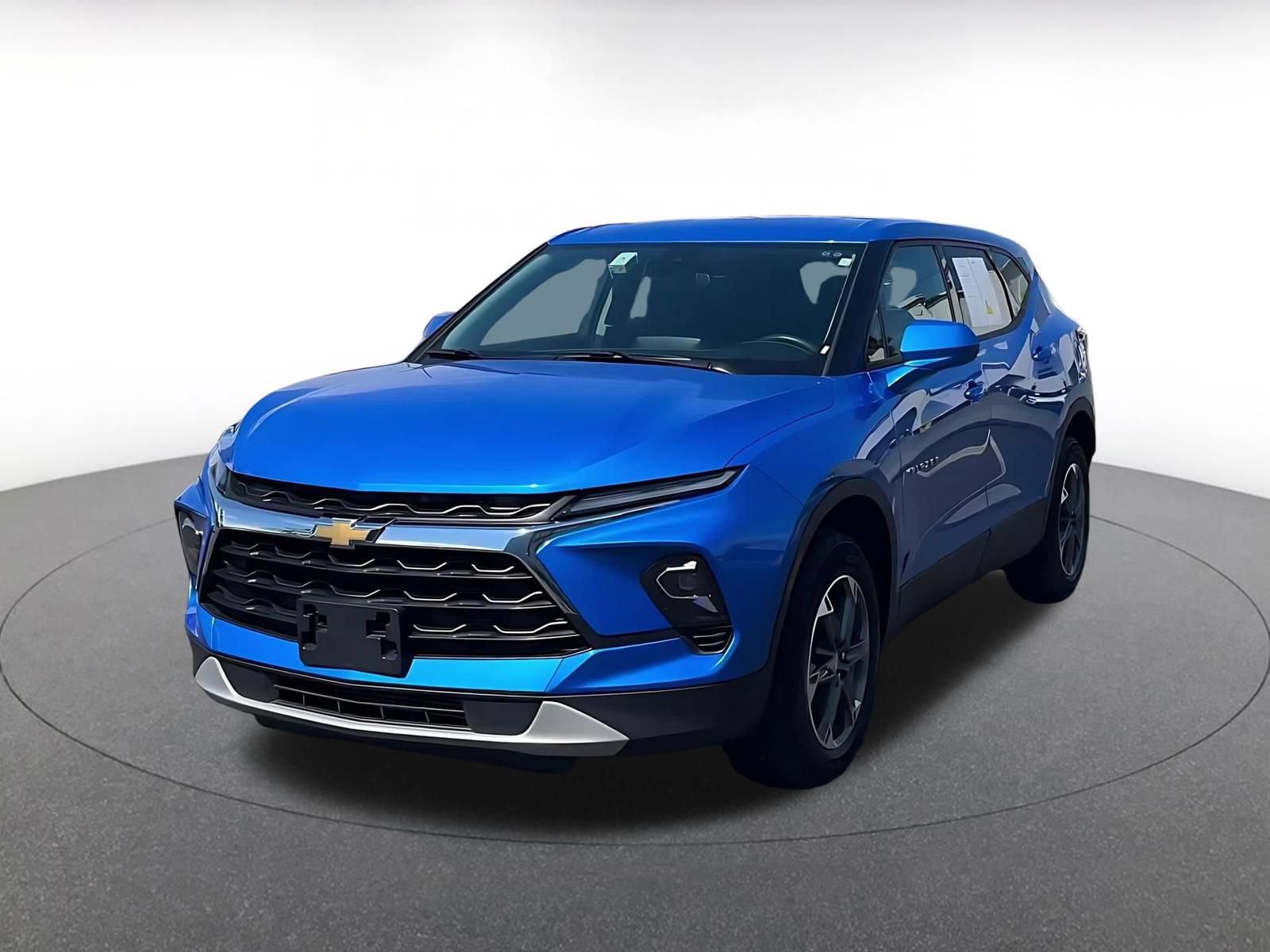 Used 2025 Chevrolet Blazer LT FWD image 4