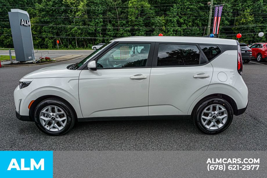 Used 2025 Kia Soul LX w/ LX Technology Package FWD image 6