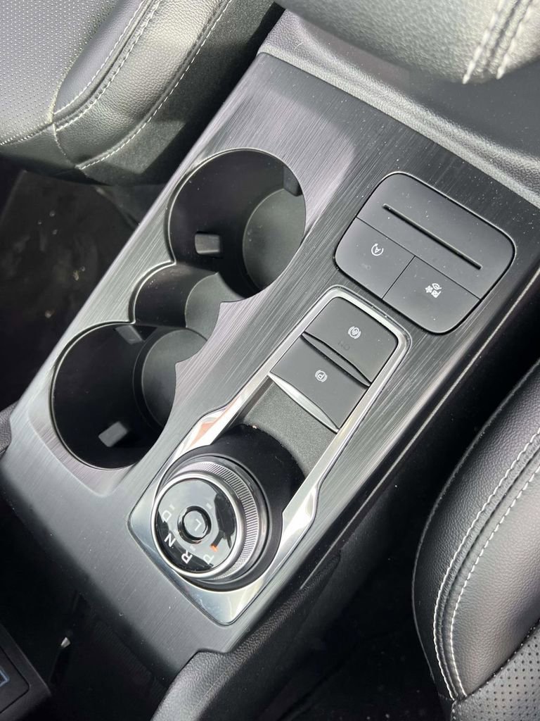 Used 2022 Ford Escape SEL w/ Technology Package image 24