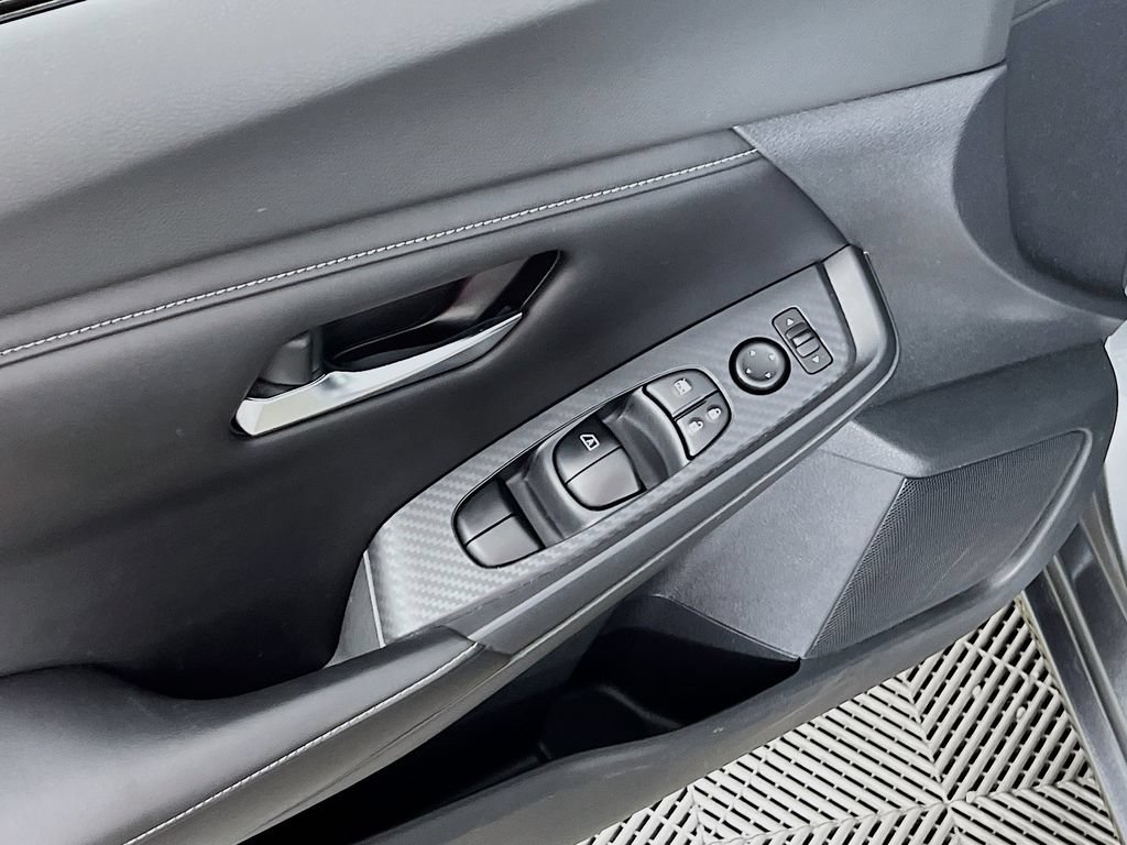 Used 2020 Nissan Sentra SV FWD image 16