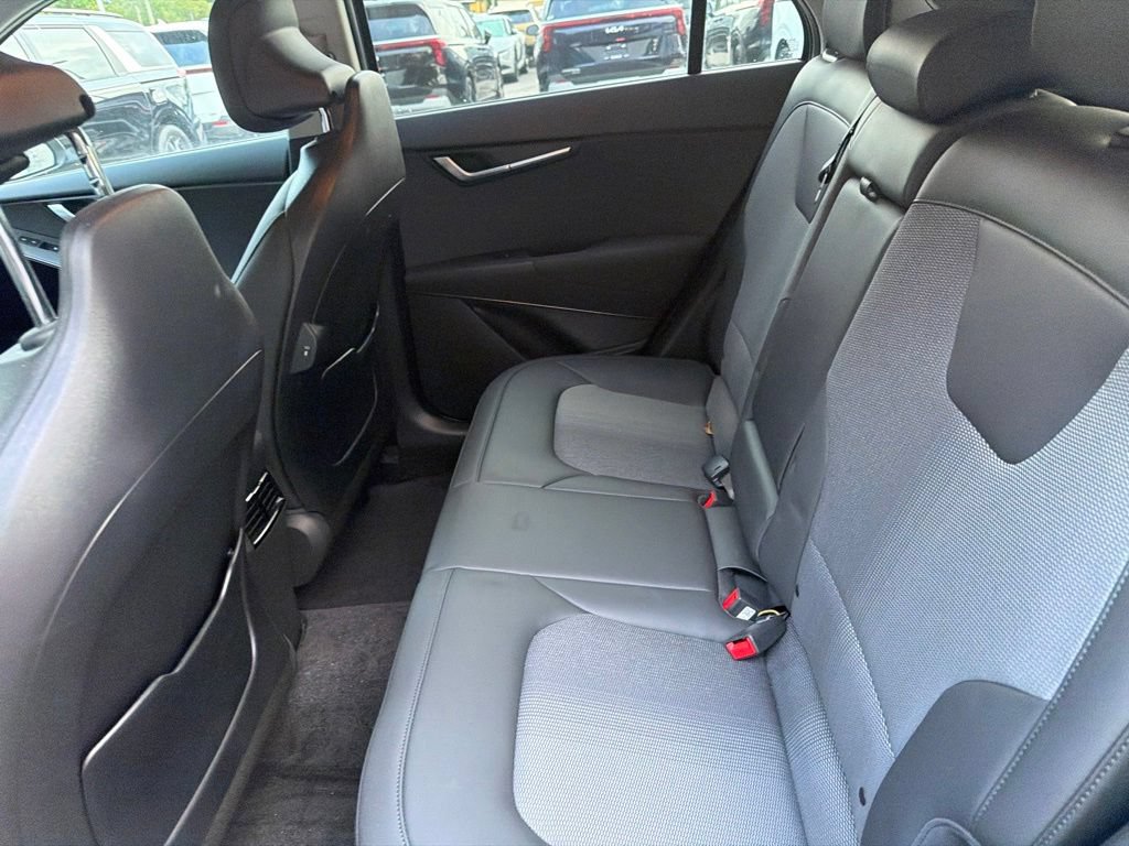 Certified 2025 Kia Niro EX FWD image 23