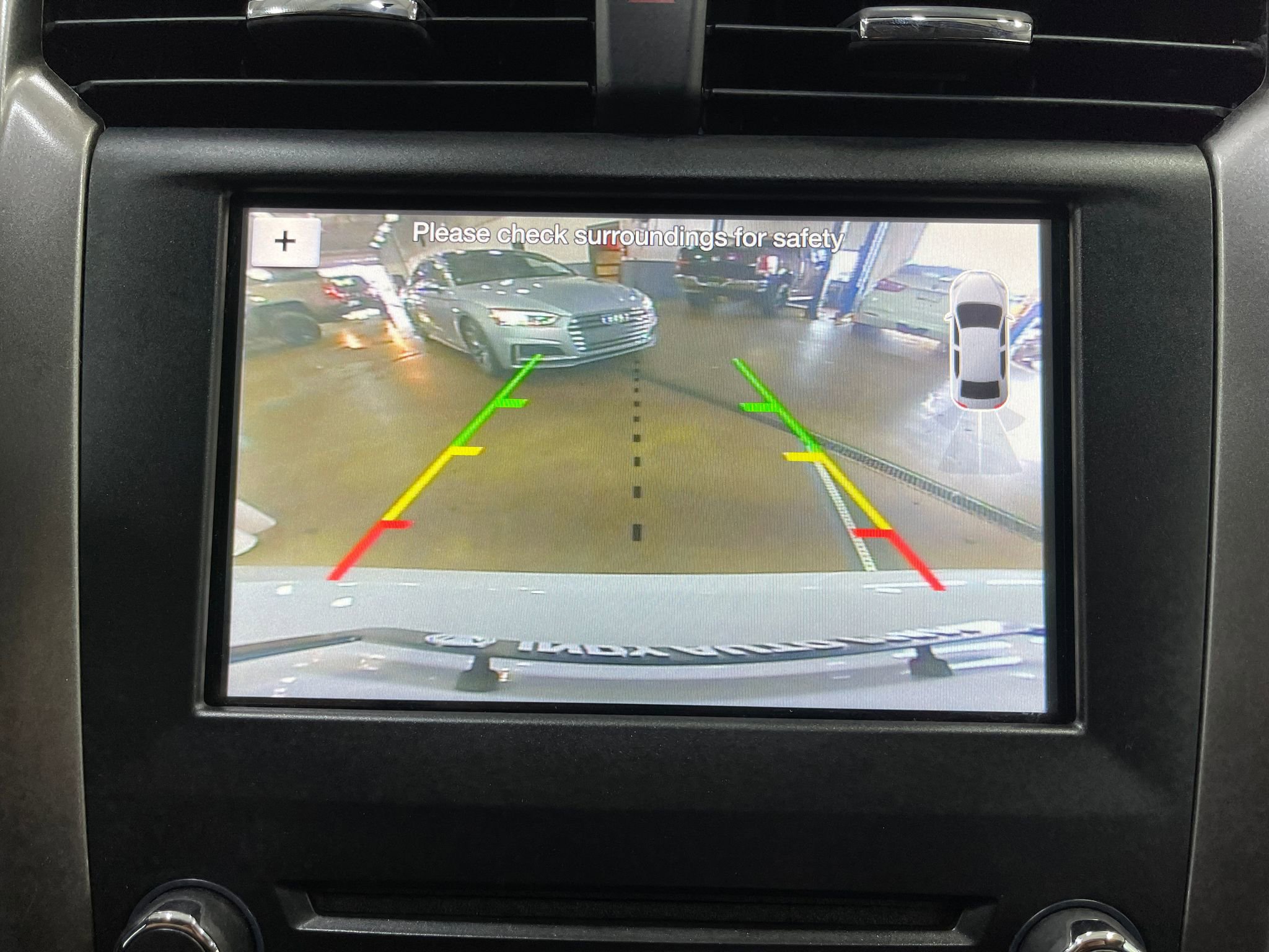 Used 2018 Ford Fusion SE w/ Fusion SE Technology Package image 10