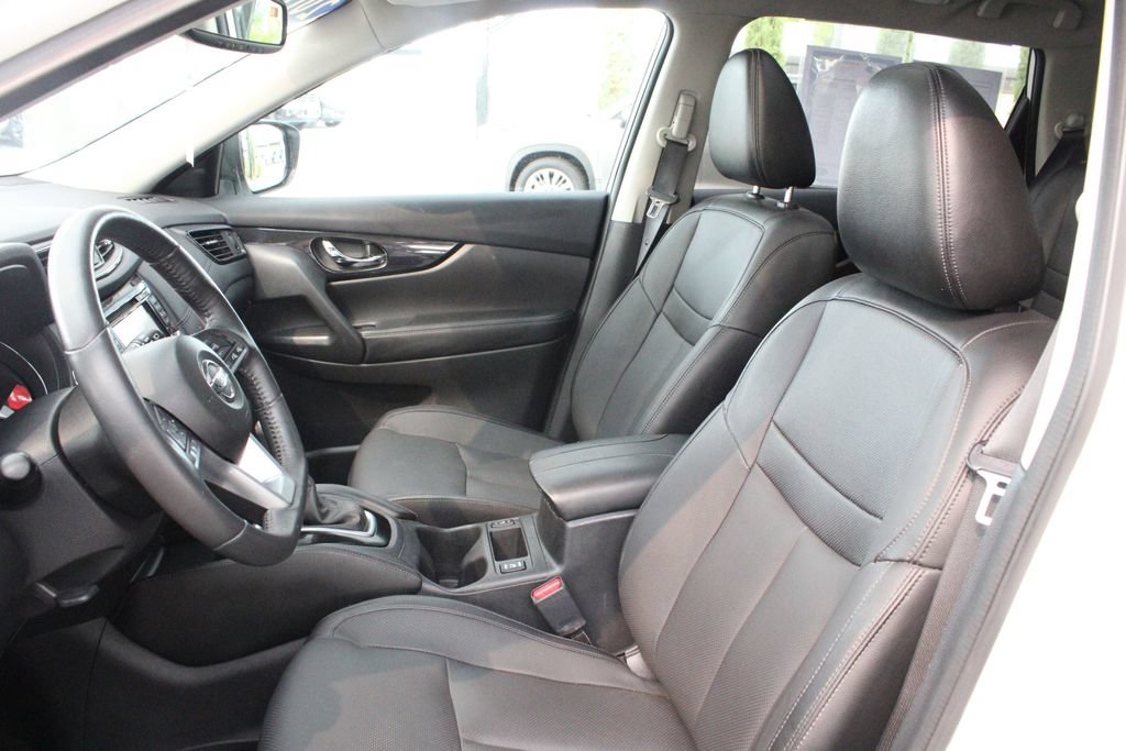Used 2017 Nissan Rogue SL w/ SL Premium Package AWD/4WD image 7
