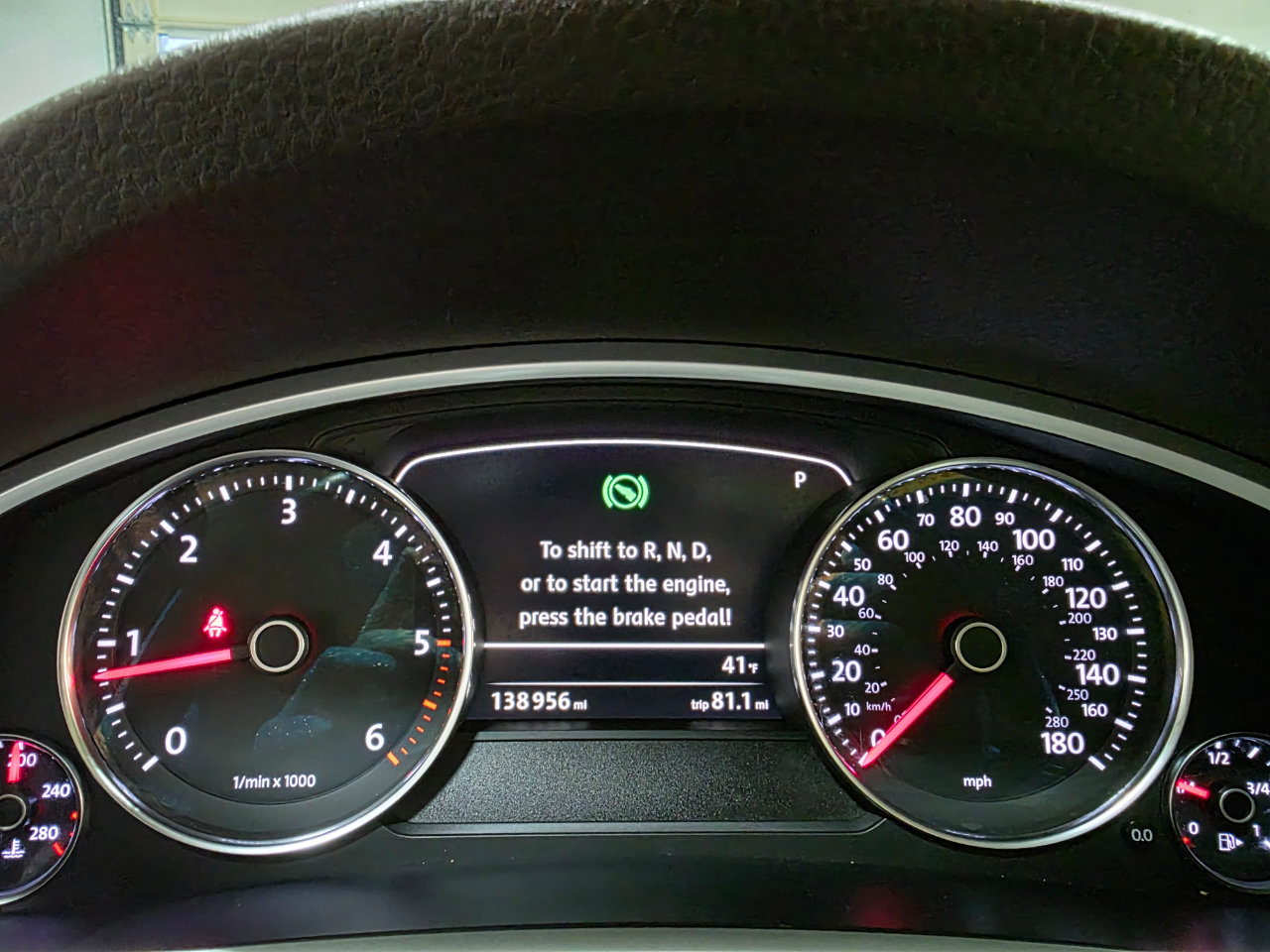 Used 2014 Volkswagen Touareg TDI image 35