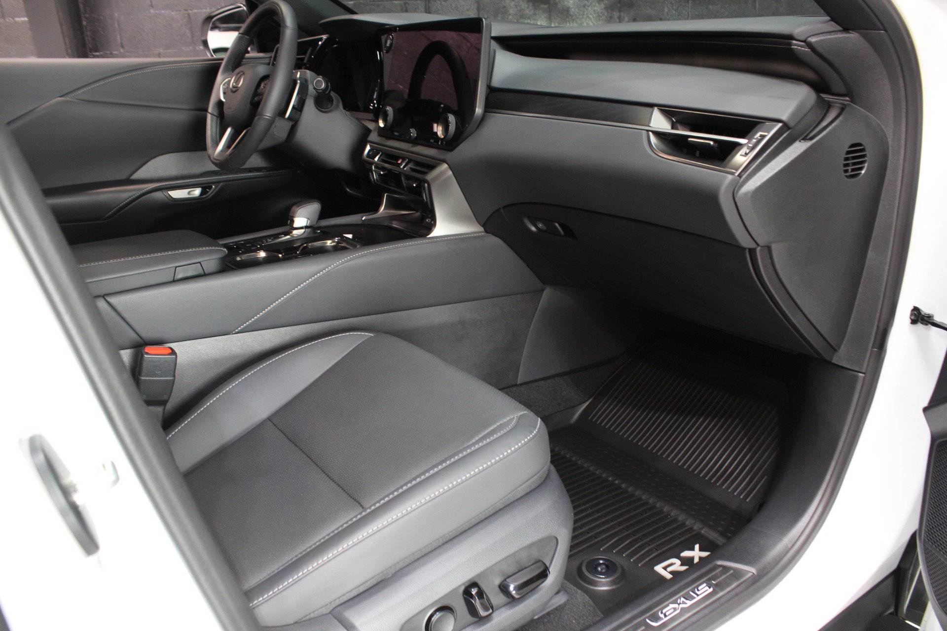 Used 2025 Lexus RX 350 F Sport w/ Convenience Package image 44