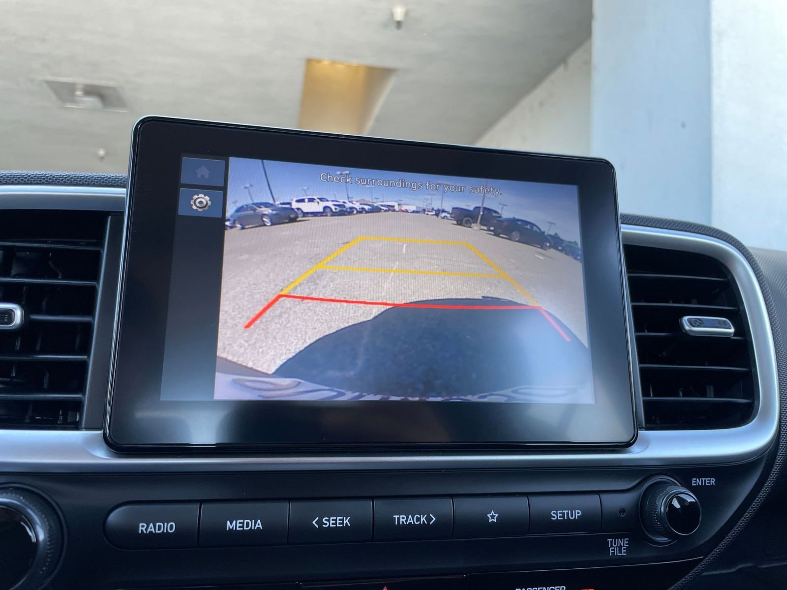 Used 2025 Hyundai Venue SEL image 23