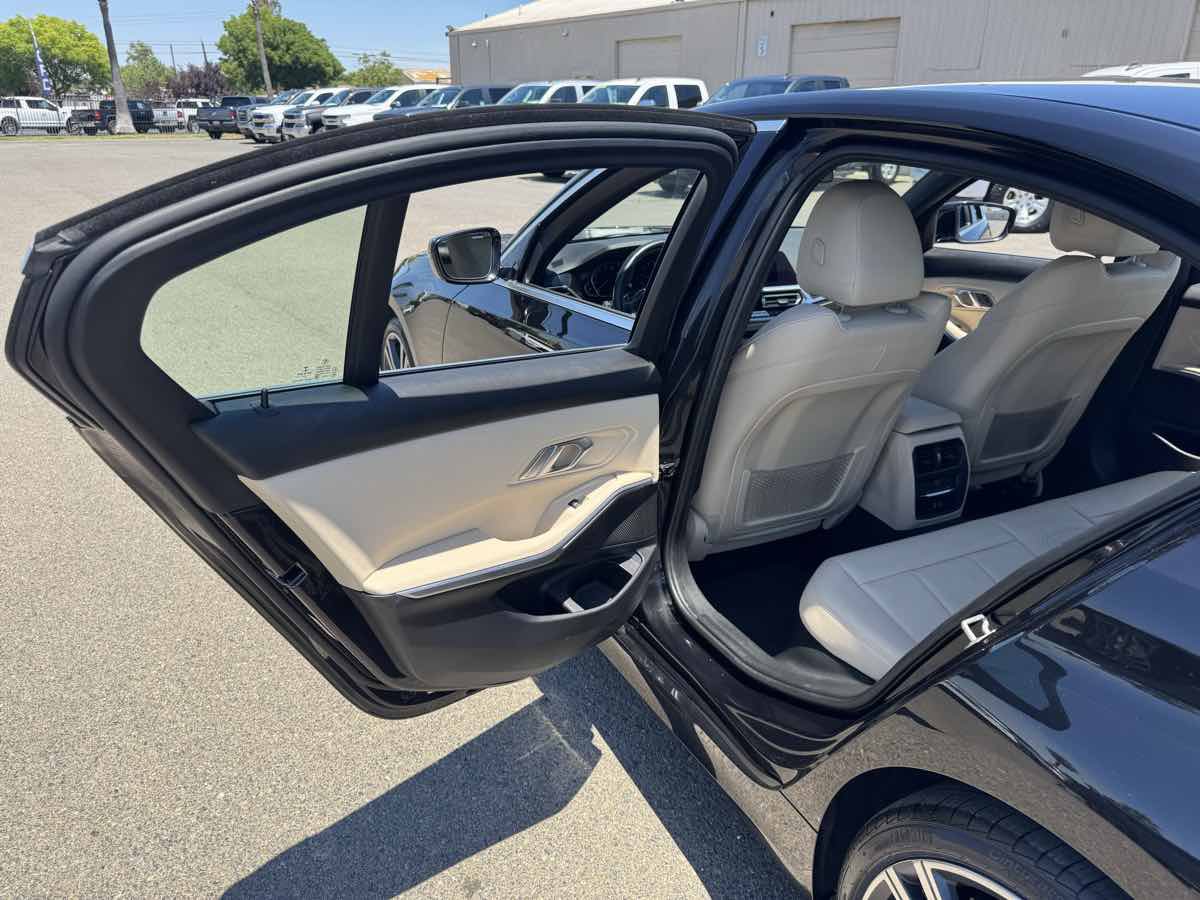 Used 2021 BMW 330i Sedan w/ Convenience Package RWD image 20