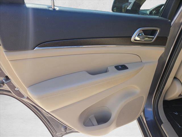Used 2014 Jeep Grand Cherokee Limited image 12