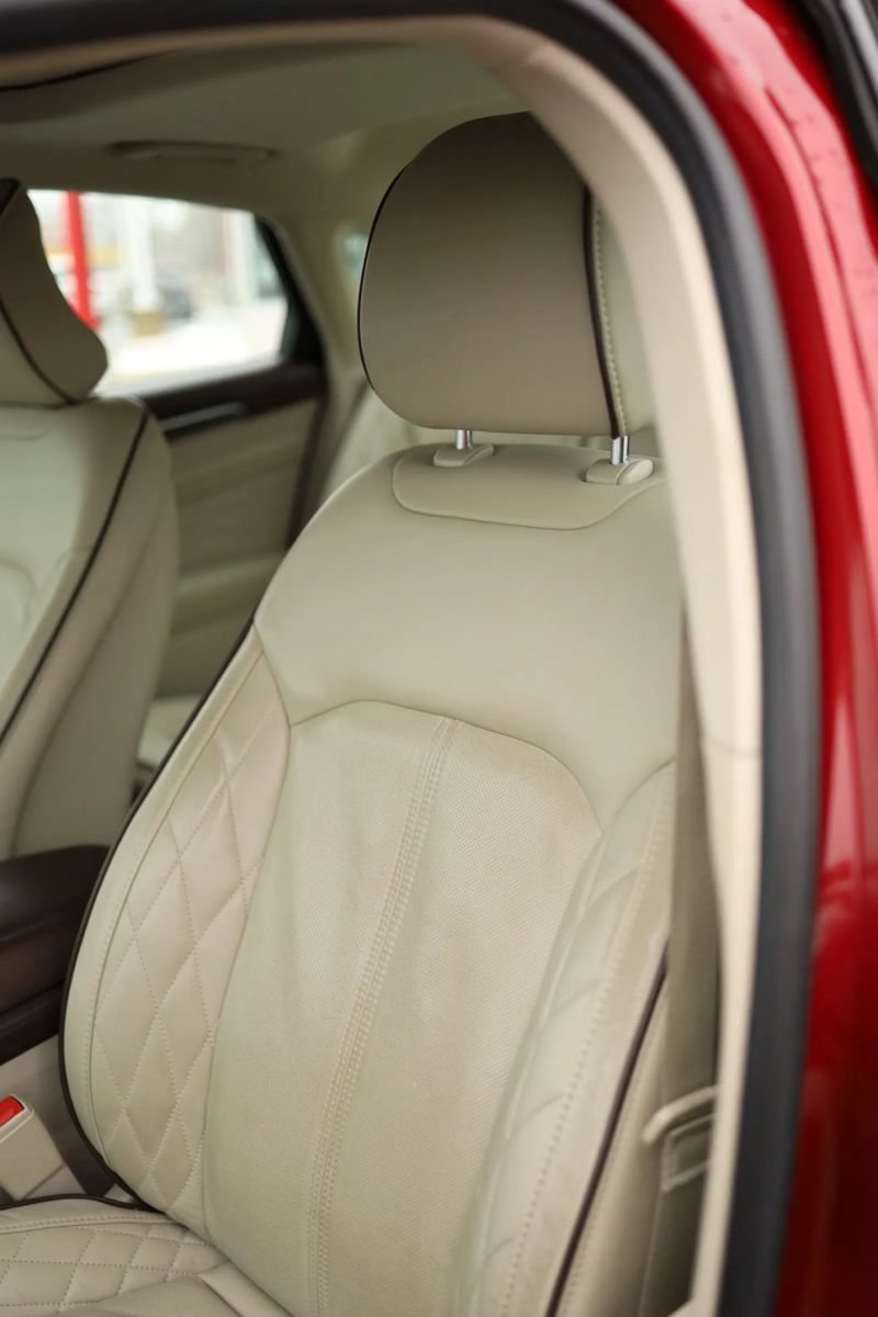 Used 2017 Ford Fusion Platinum AWD/4WD image 17