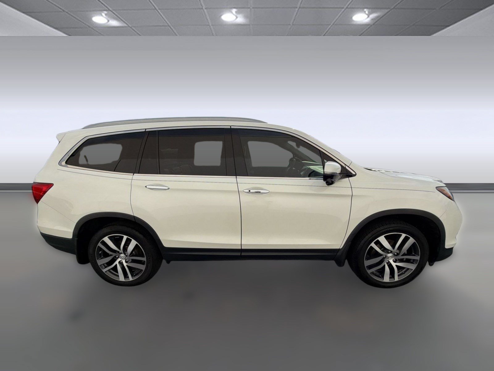 Used 2018 Honda Pilot Touring image 8