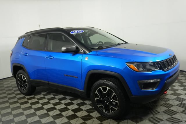 Used 2020 Jeep Compass Trailhawk w/ Cold Weather Group AWD/4WD image 2
