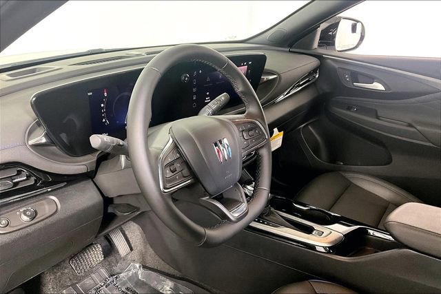 Used 2025 Buick Envista Sport Touring image 13