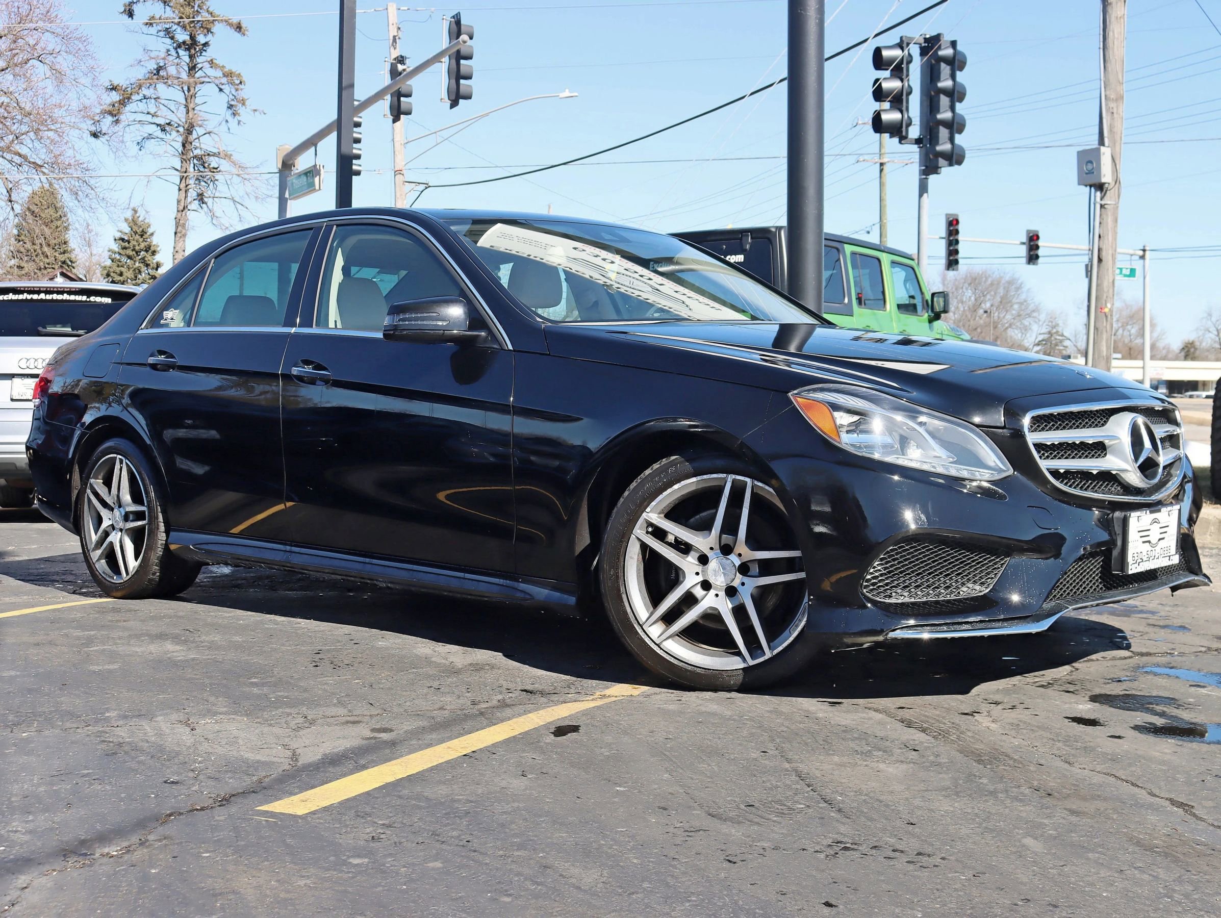 Used 2014 Mercedes-Benz E 350 4MATIC Sedan image 2