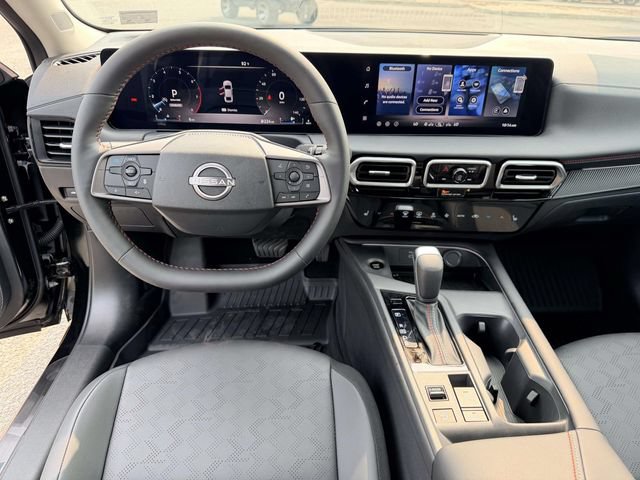 New 2026 Nissan Sentra SR w/ SR Premium Package FWD image 17