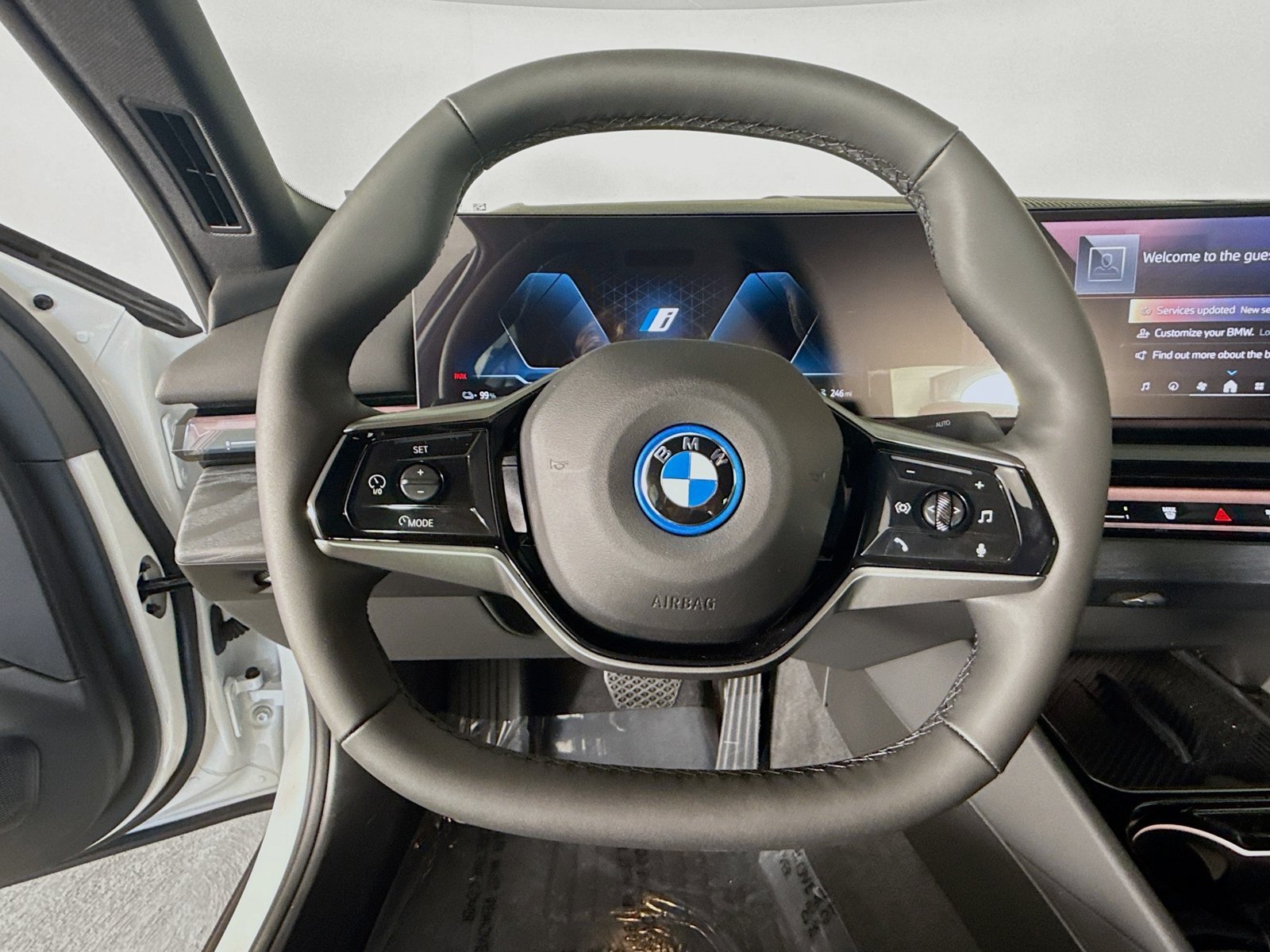 Used 2026 BMW i5 eDrive40 AWD/4WD image 11