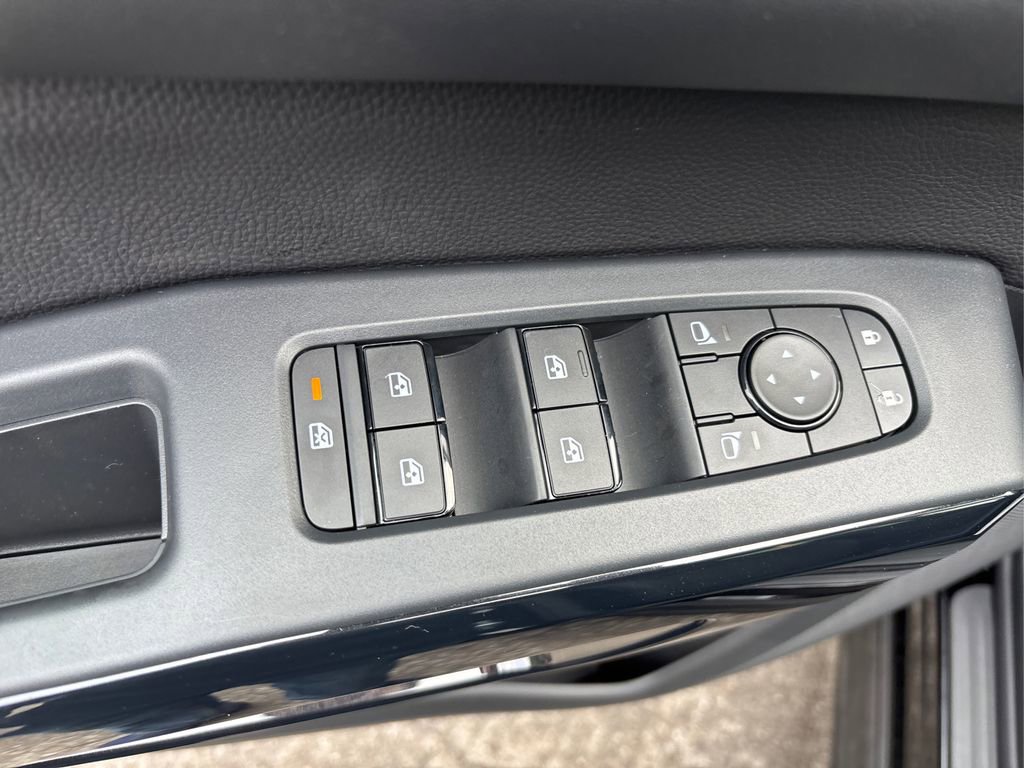 New 2025 Nissan Pathfinder SV w/ Cargo Package image 36