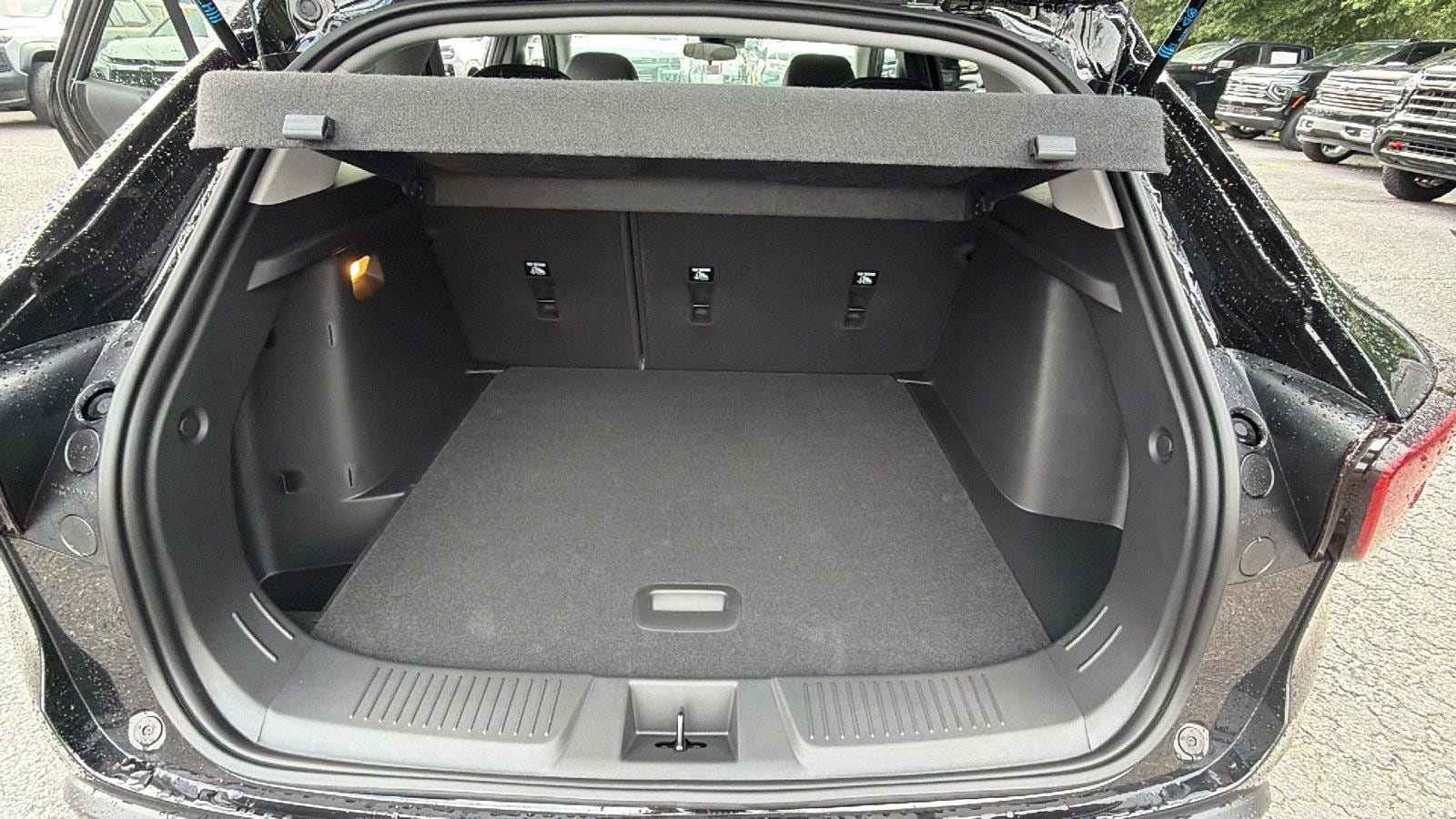 New 2026 Chevrolet Trax LT w/ Driver Confidence Package FWD image 13