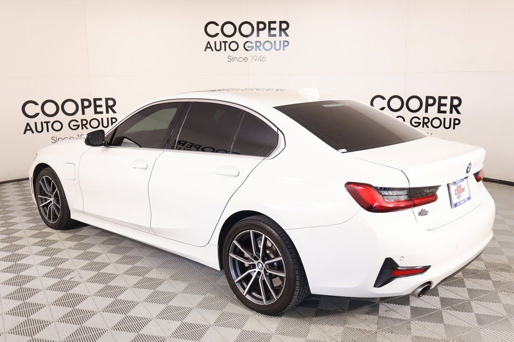 Used 2021 BMW 330e w/ Convenience Package image 24