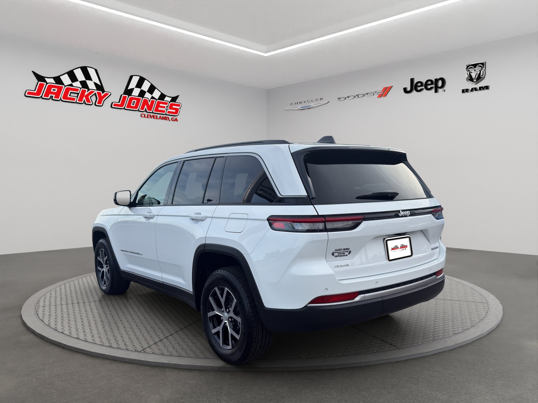 Used 2026 Jeep Grand Cherokee Limited AWD/4WD image 7