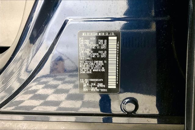 Used 2024 Nissan Armada SL w/ Captain's Chairs Package image 33