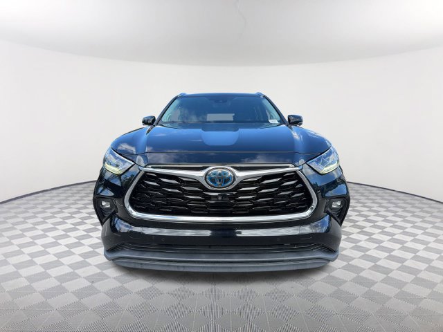 Used 2021 Toyota Highlander Limited FWD image 2