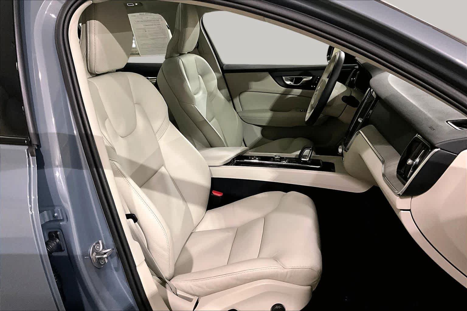 Used 2023 Volvo S60 B5 Plus AWD/4WD image 7