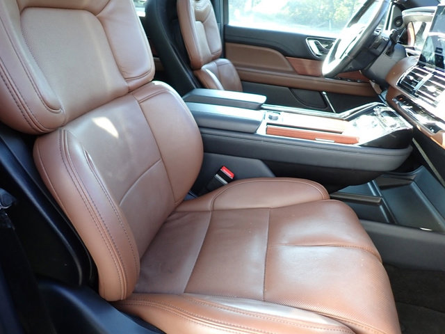 Certified 2024 Lincoln Navigator L Reserve image 11