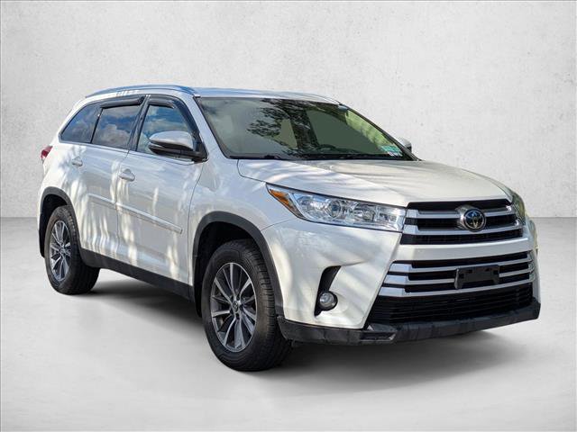 Used 2019 Toyota Highlander XLE AWD/4WD video 3