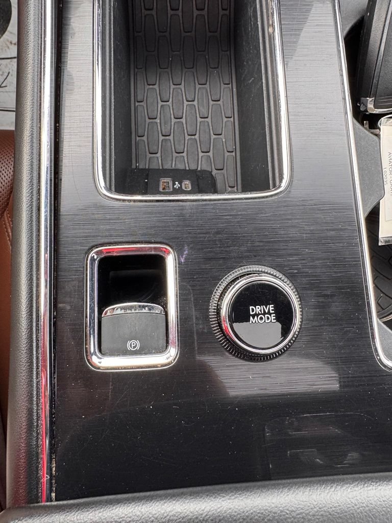 Used 2021 Lincoln Aviator Reserve w/ Equipment Group 202A AWD/4WD image 23