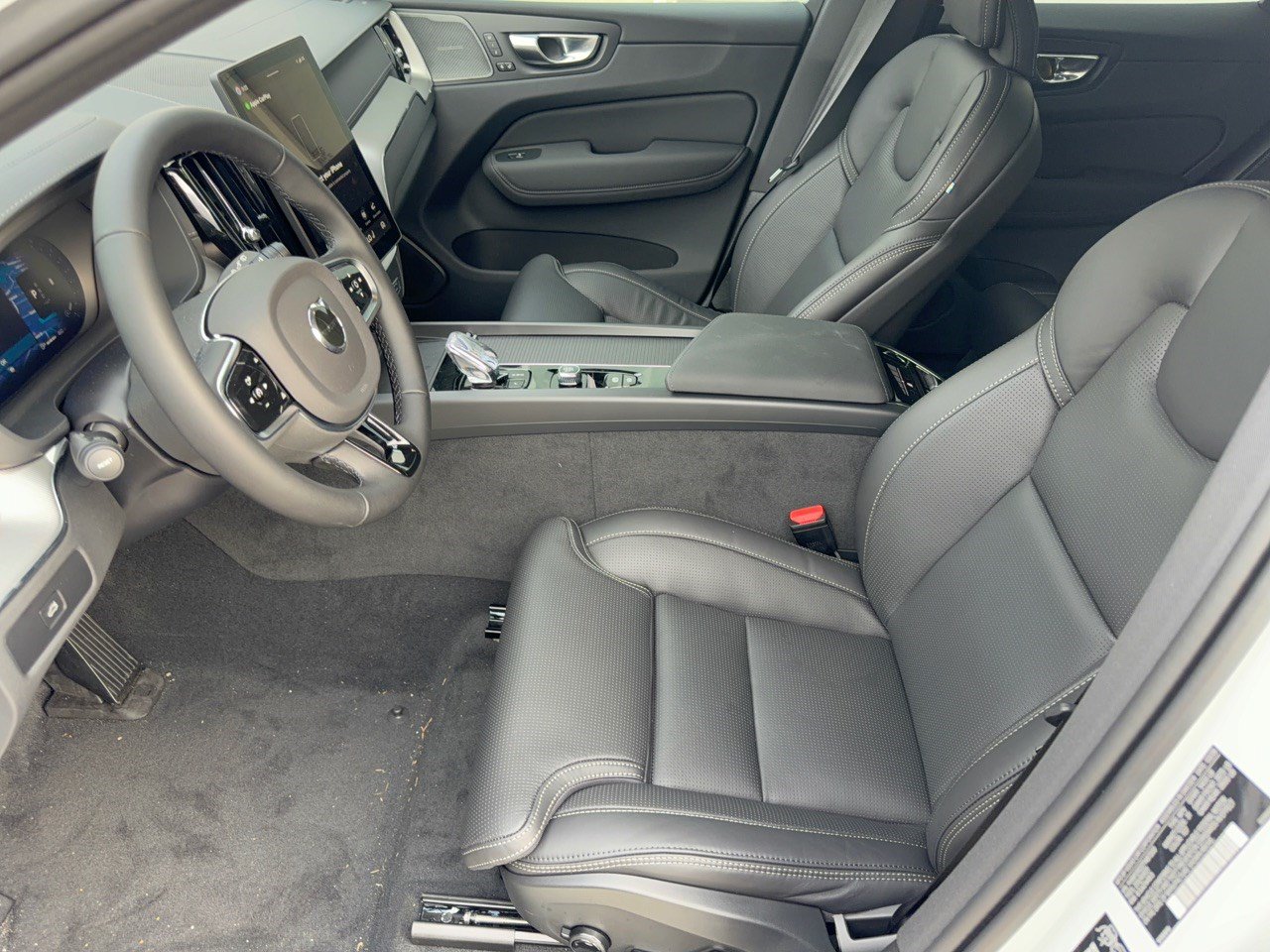 New 2026 Volvo XC60 B5 Ultra w/ Protection Package Premier AWD/4WD image 5