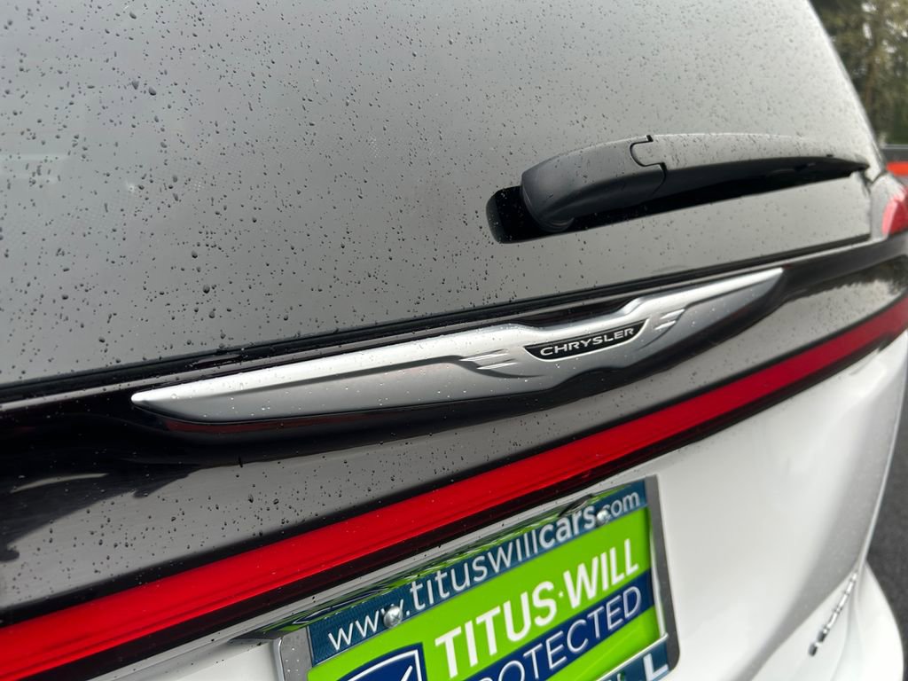 Used 2024 Chrysler Pacifica Limited image 31