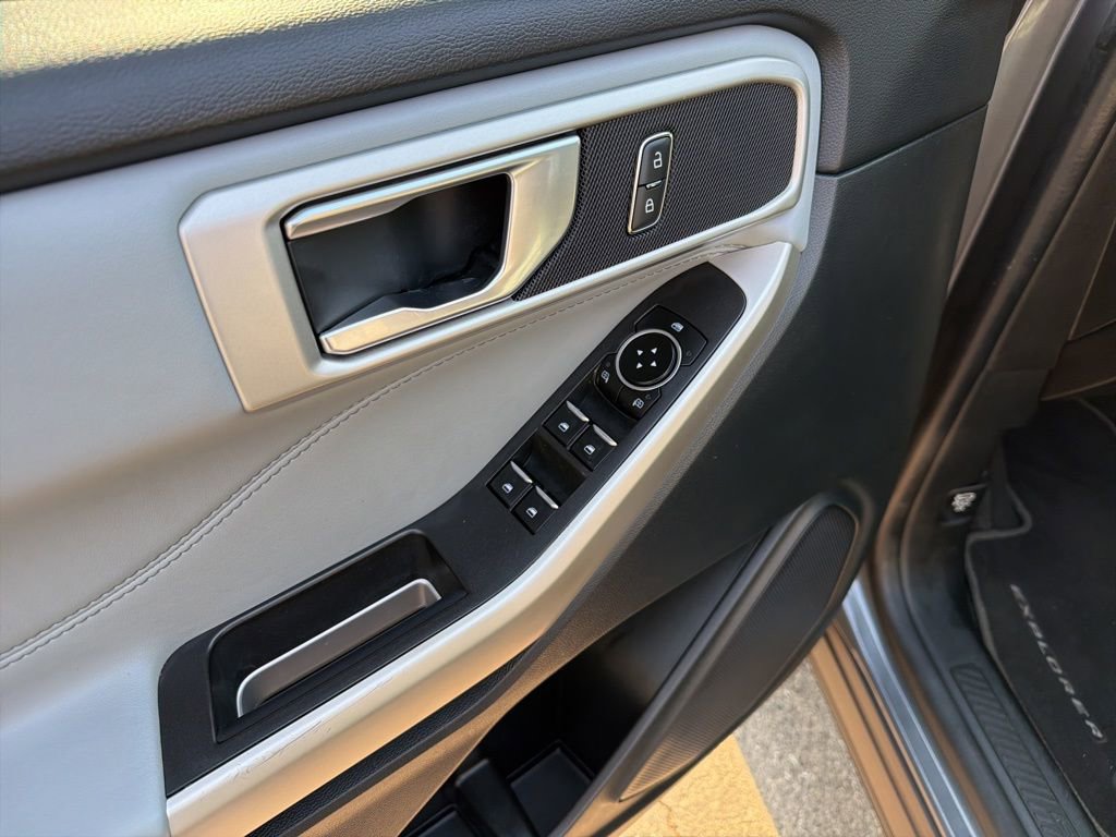 Used 2022 Ford Explorer XLT w/ Equipment Group 202A image 14