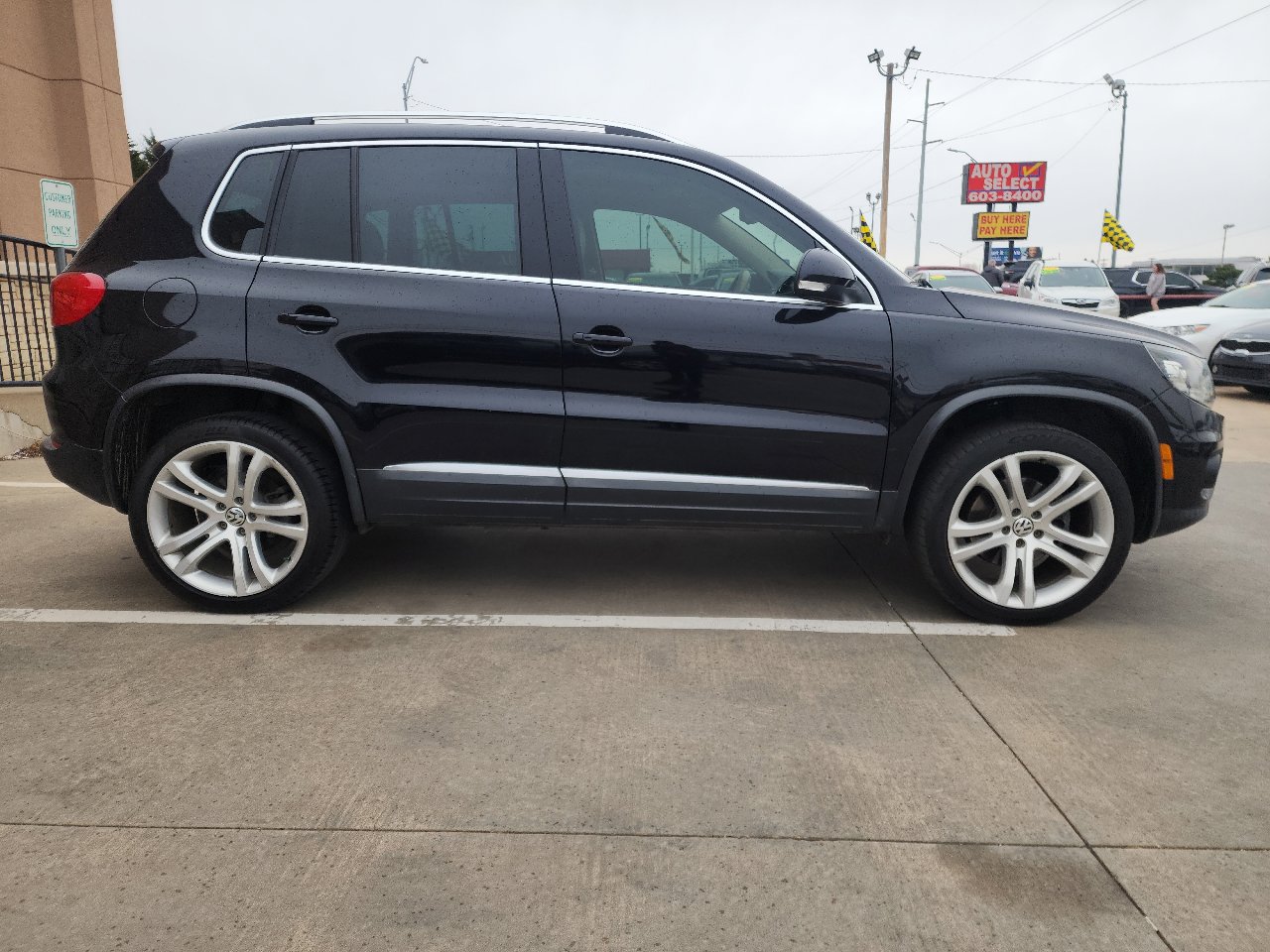 Used 2016 Volkswagen Tiguan SEL image 4